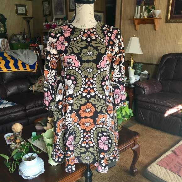 H&M Dresses & Skirts - H&M dress 29 inches long